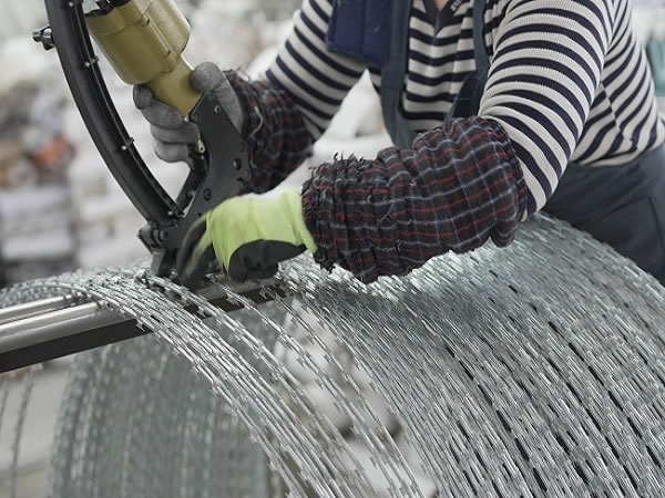  BTO-22 Razor Barbed Wire Production